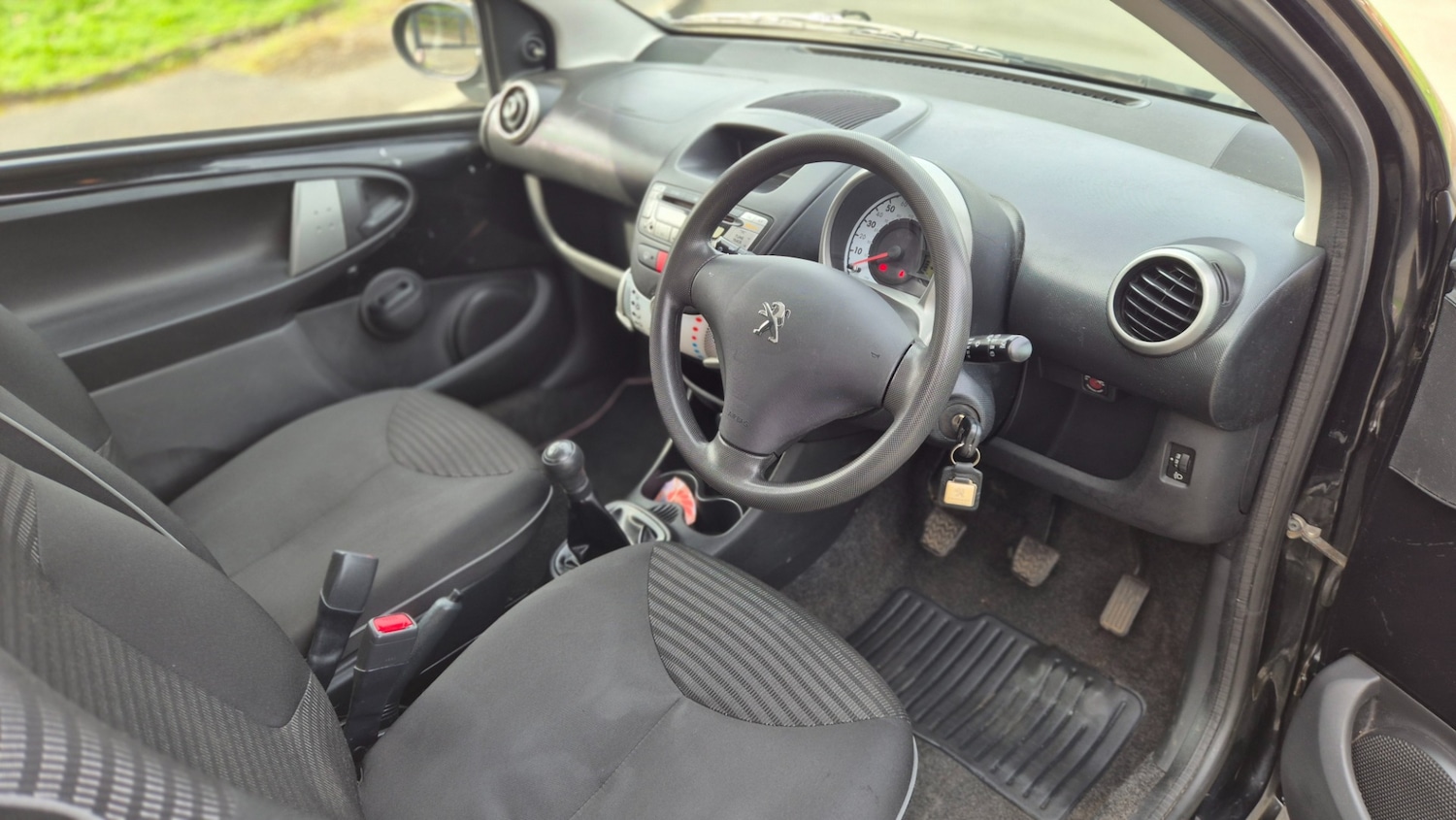 Used Peugeot 107 2012 for sale - 77962238: Photo 14