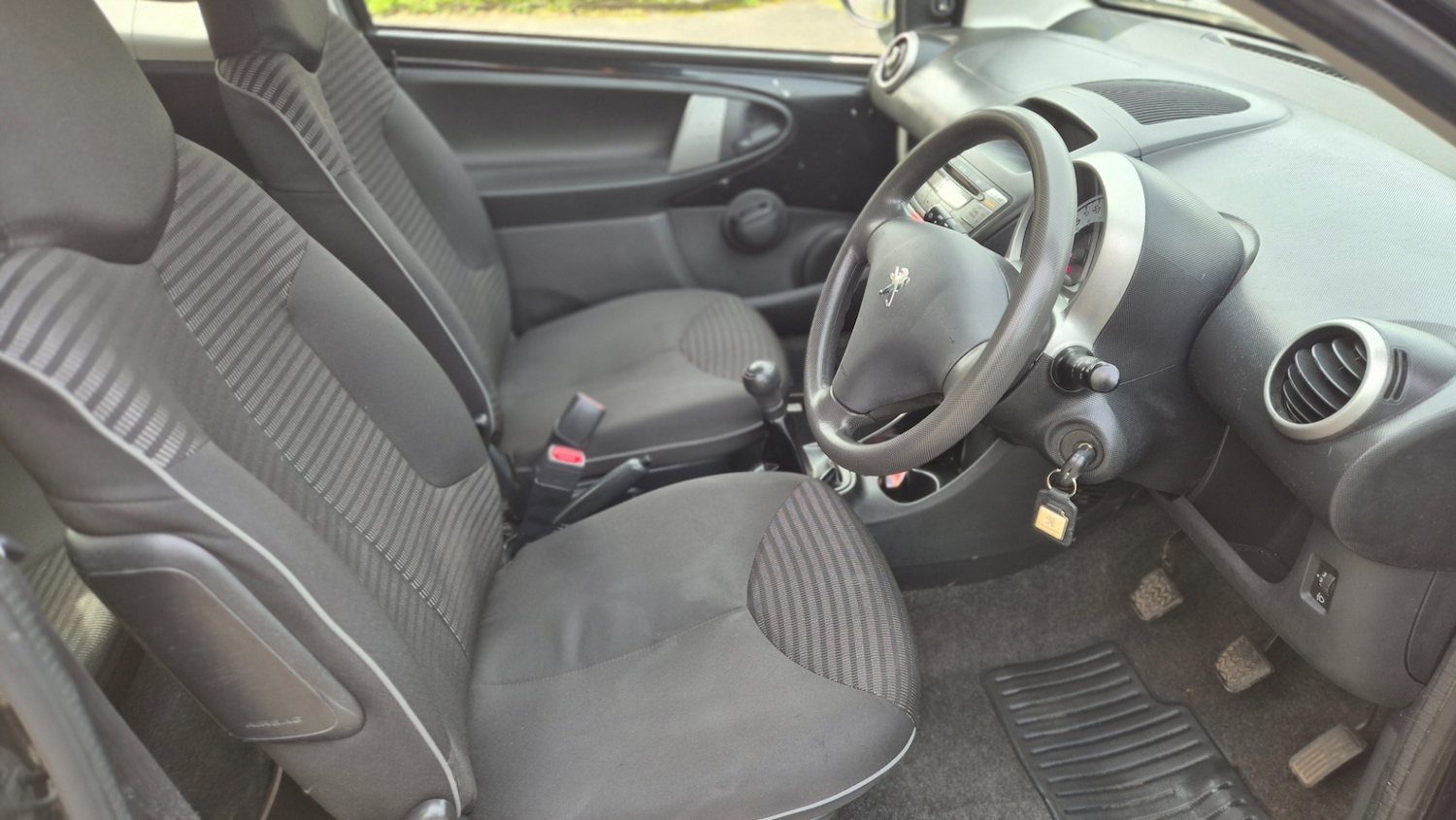 Used Peugeot 107 2012 for sale - 77962238: Photo 15