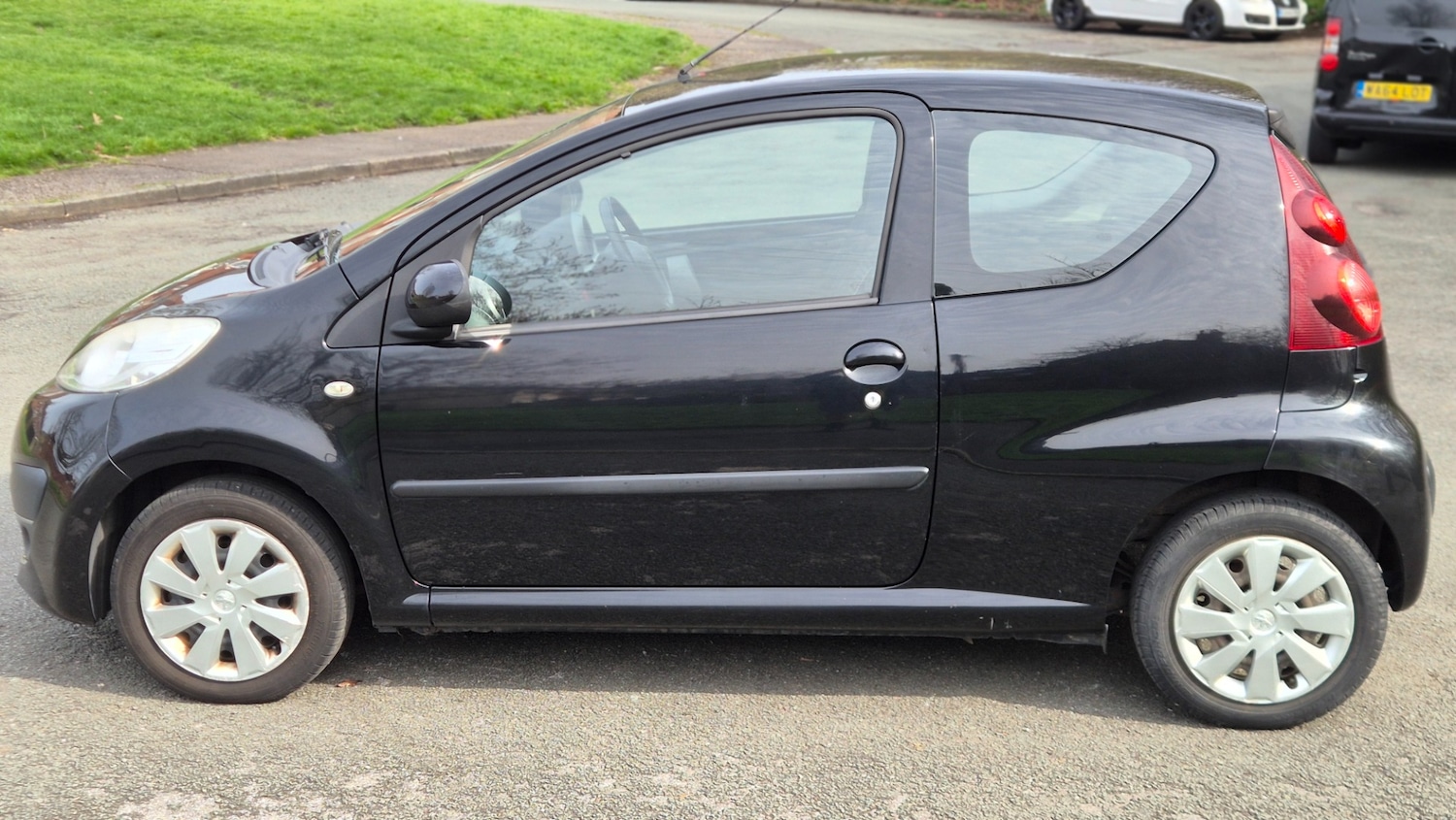 Used Peugeot 107 2012 for sale - 77962238: Photo 4
