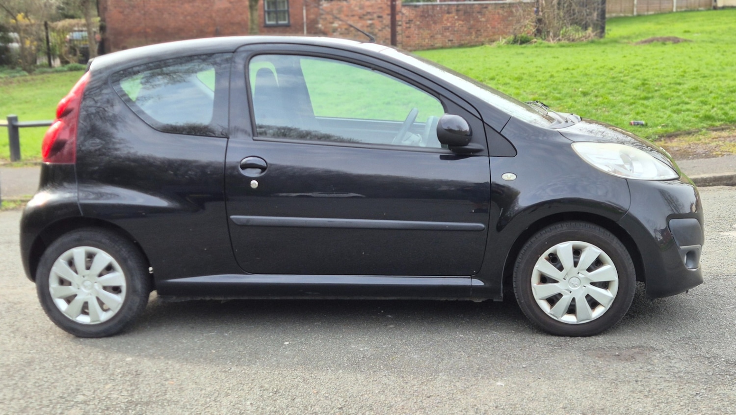 Used Peugeot 107 2012 for sale - 77962238: Photo 8
