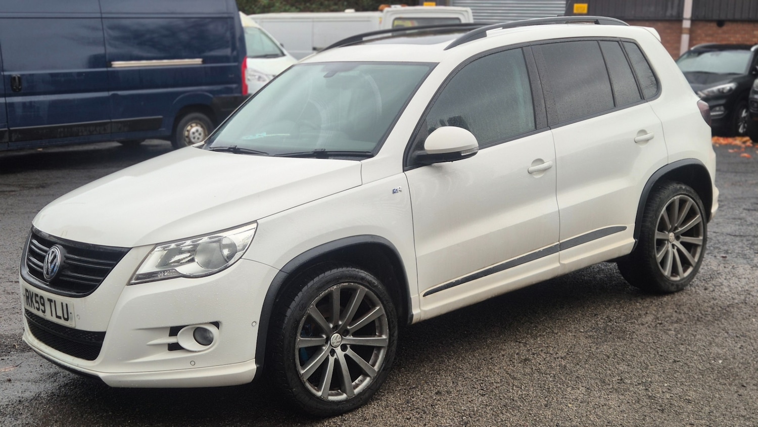 Used Volkswagen Tiguan 2009 for sale - 76461310: Photo 2