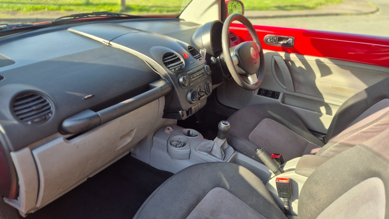 Used Volkswagen Beetle 2004 for sale - 78166170: Photo 14