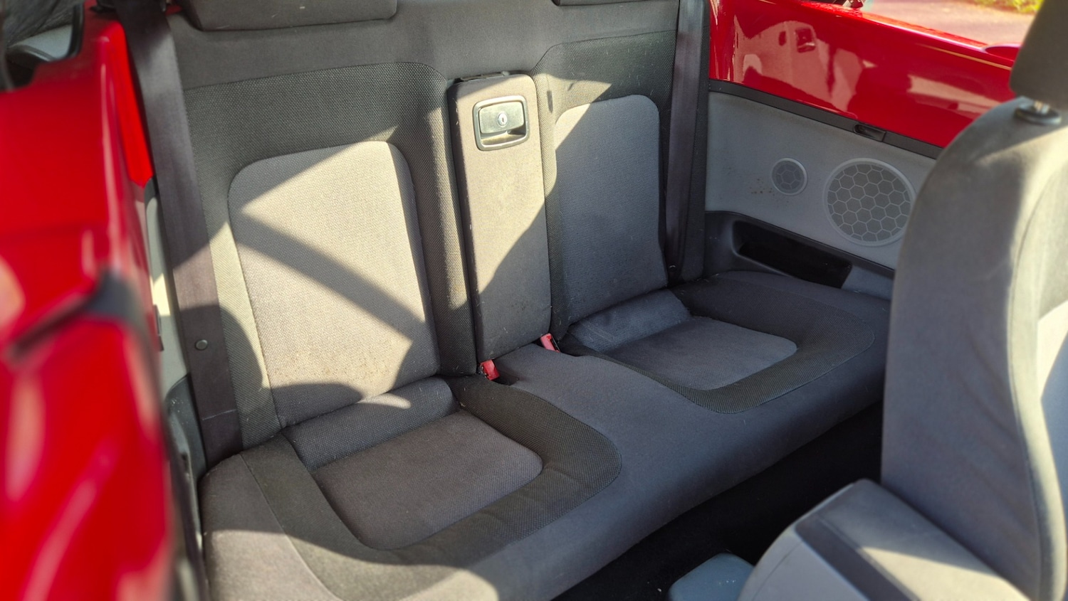 Used Volkswagen Beetle 2004 for sale - 78166170: Photo 16