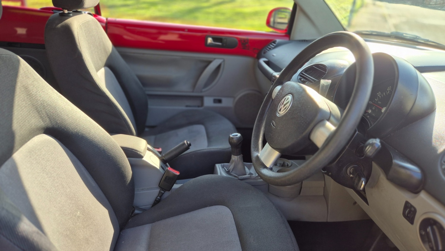 Used Volkswagen Beetle 2004 for sale - 78166170: Photo 17