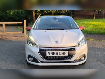 Used Peugeot 208 2016 for sale - 78856927: Photo