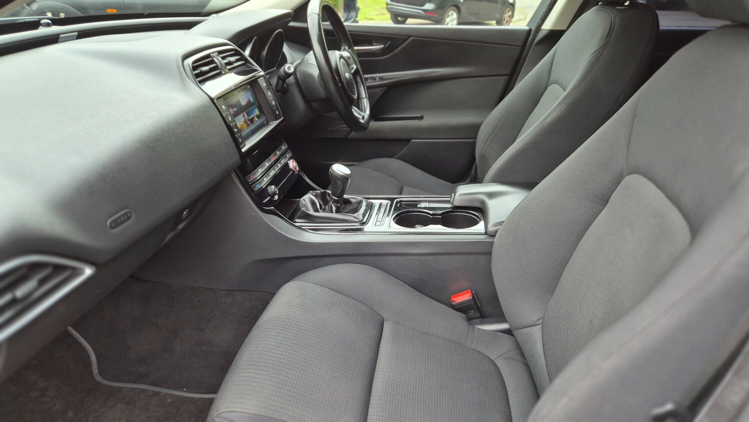 Used Jaguar XE 2015 for sale - 78176229: Photo 10