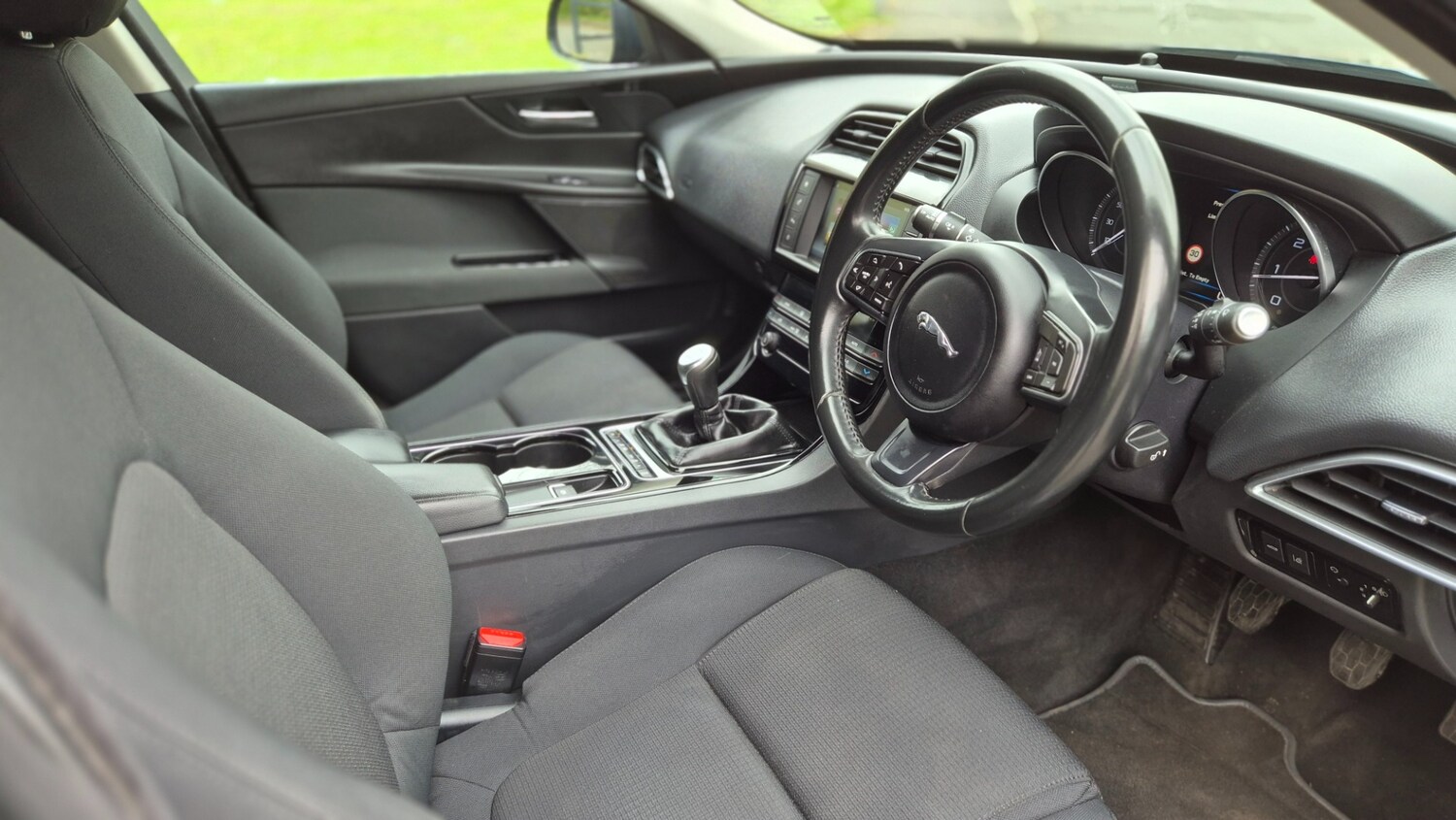 Used Jaguar XE 2015 for sale - 78176229: Photo 12