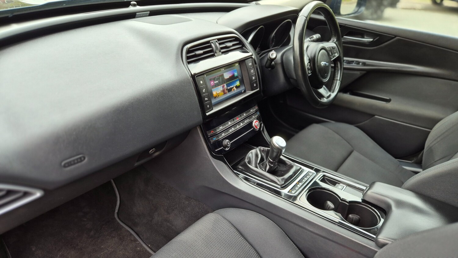 Used Jaguar XE 2015 for sale - 78176229: Photo 14