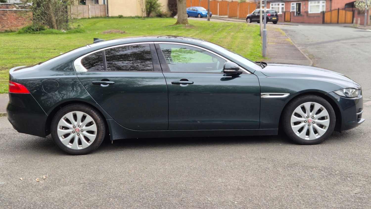 Used Jaguar XE 2015 for sale - 78176229: Photo 4