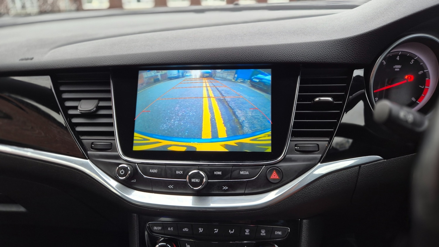 Used Vauxhall Astra 2016 for sale - 77300335: Photo 9