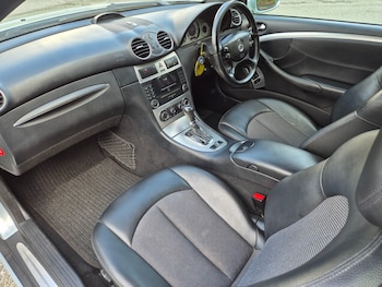 Used Mercedes-Benz CLK 2005 for sale - 77392615: Photo