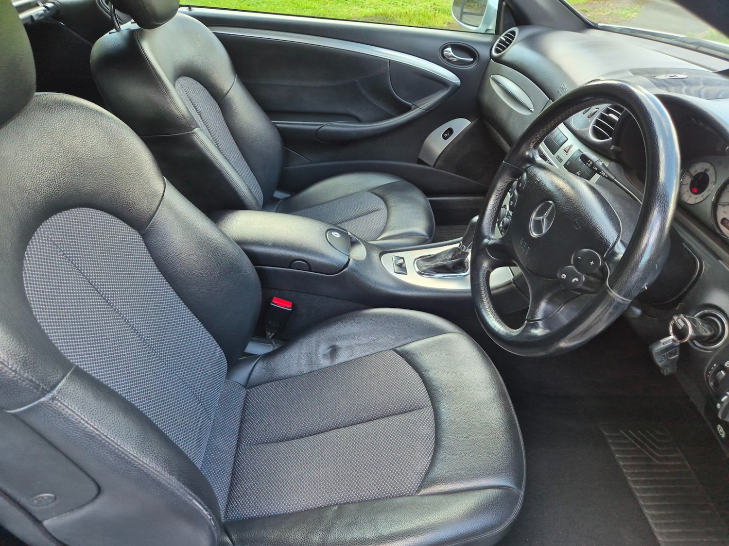 Used Mercedes-Benz CLK 2005 for sale - 77392615: Photo 6