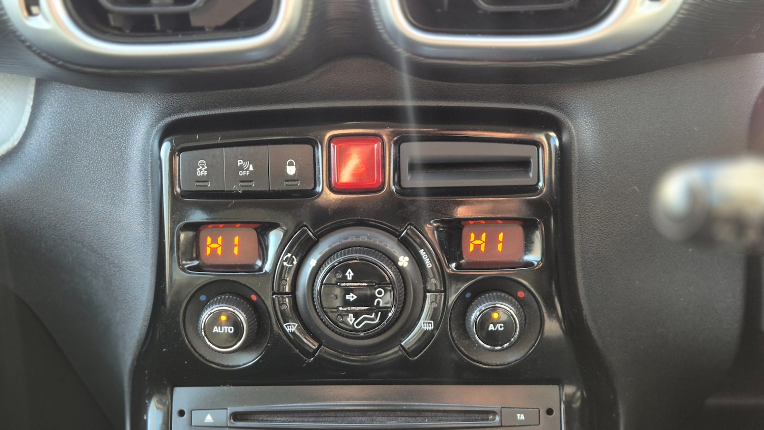 Used Citroen C3 Picasso 2015 for sale - 77903384: Photo 13