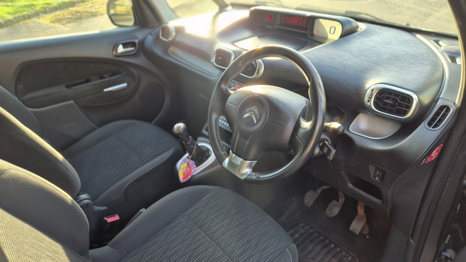 Used Citroen C3 Picasso 2015 for sale - 77903384: Photo 14