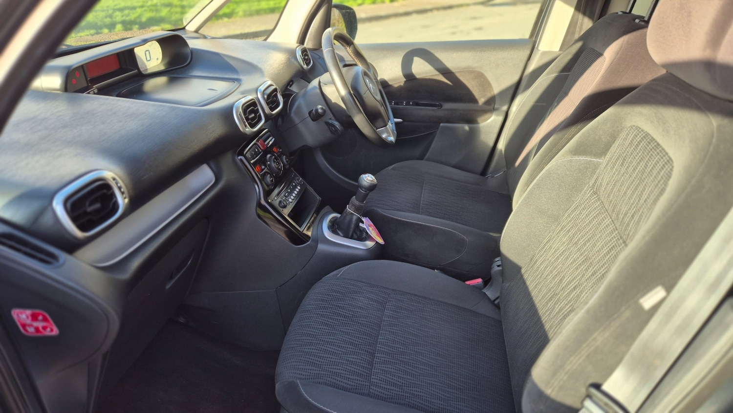 Used Citroen C3 Picasso 2015 for sale - 77903384: Photo 16