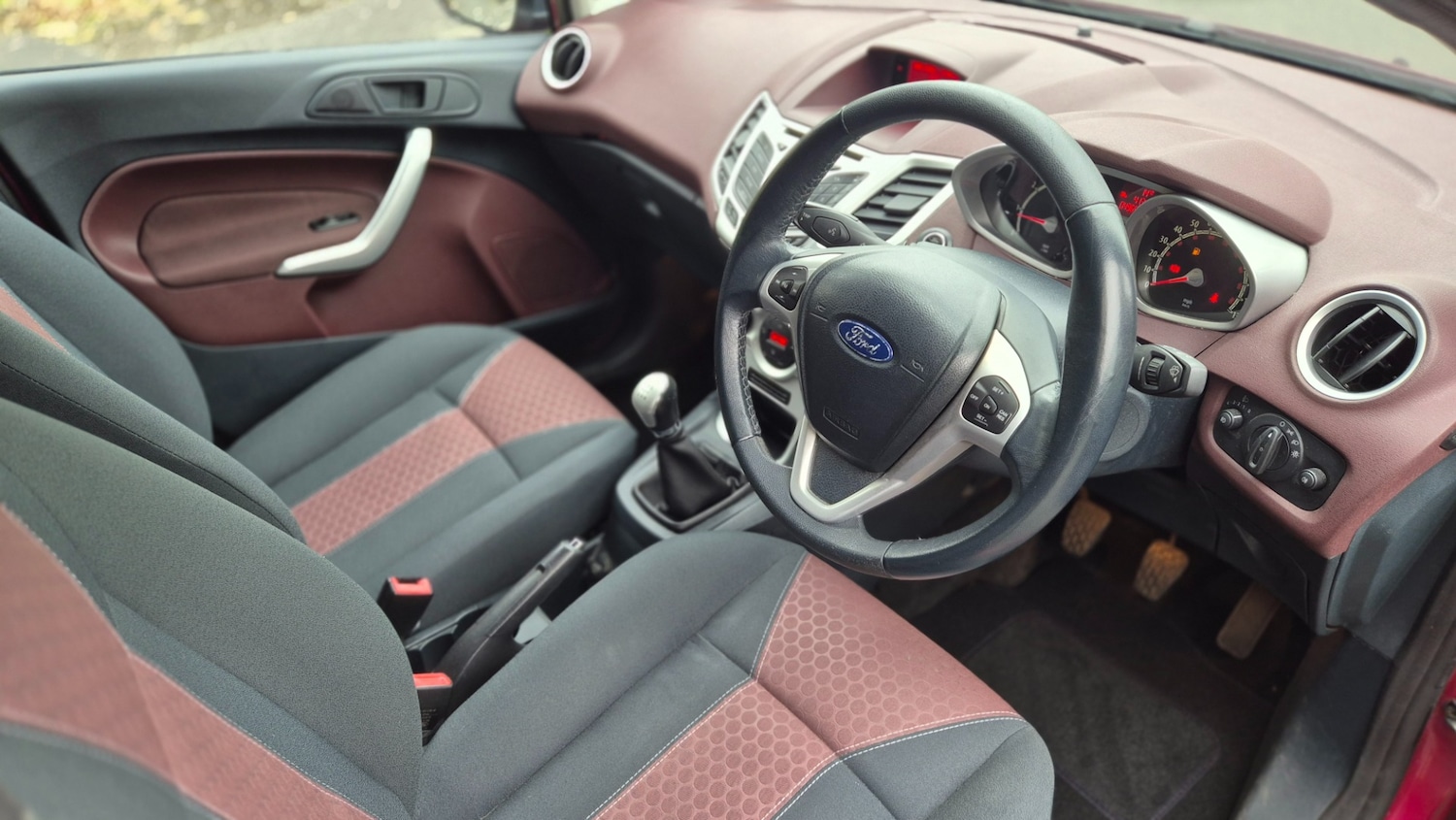 Used Ford Fiesta 2009 for sale - 76301997: Photo 9