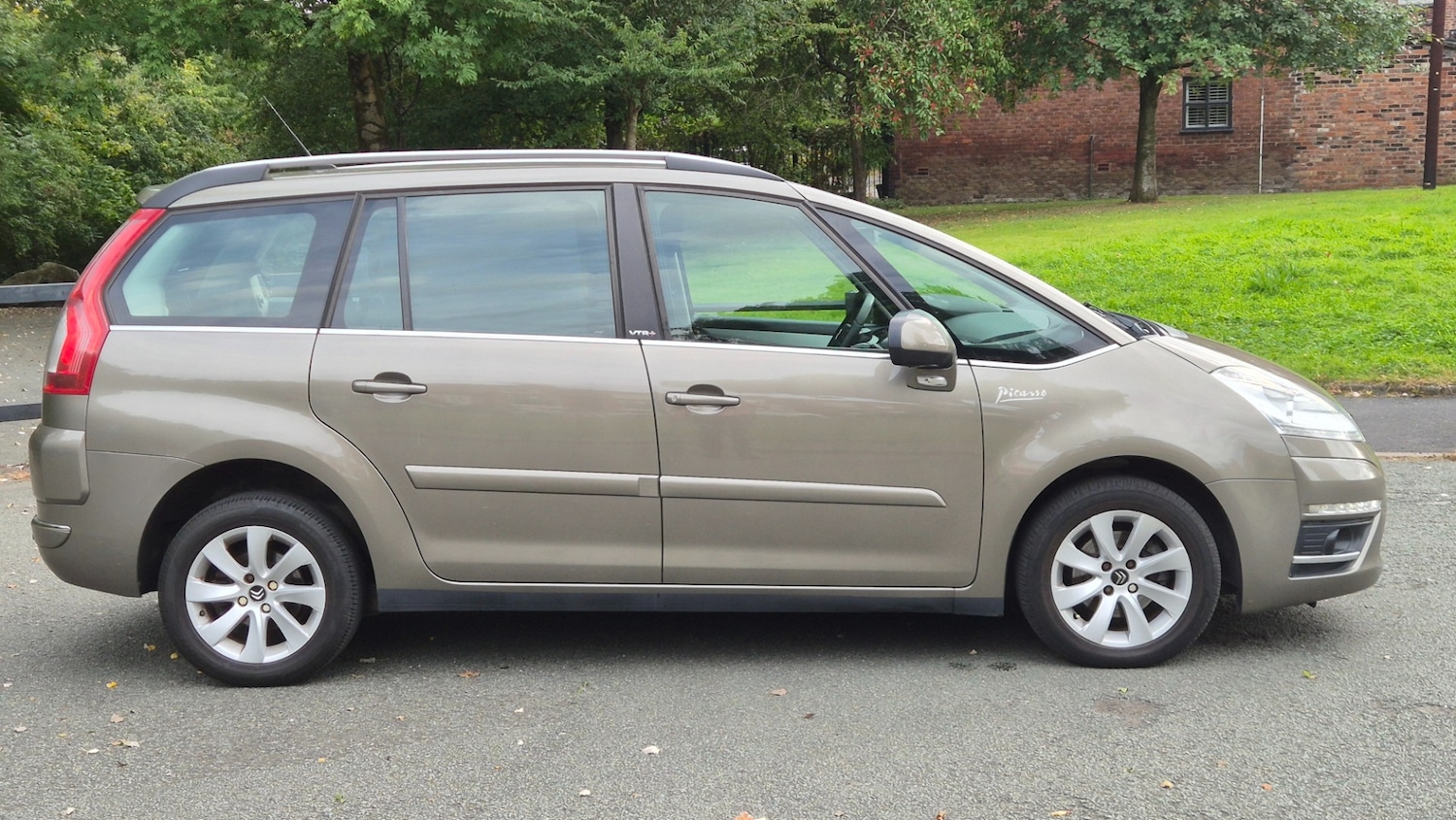 Used Citroen C4 Grand Picasso 2011 for sale - 76143450: Photo 4