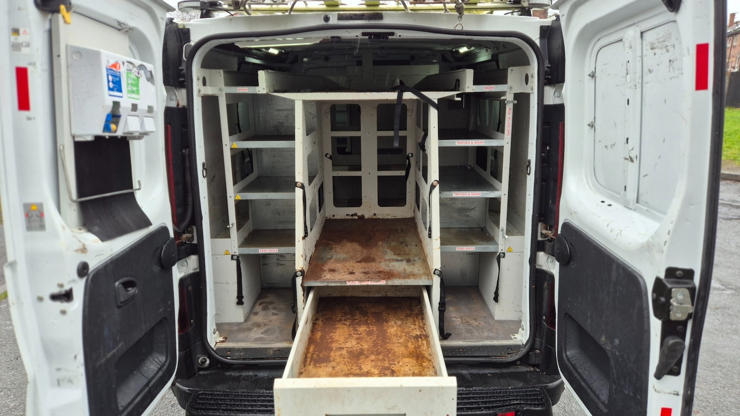 Used Vauxhall Vivaro 2016 for sale - 77689599: Photo 15