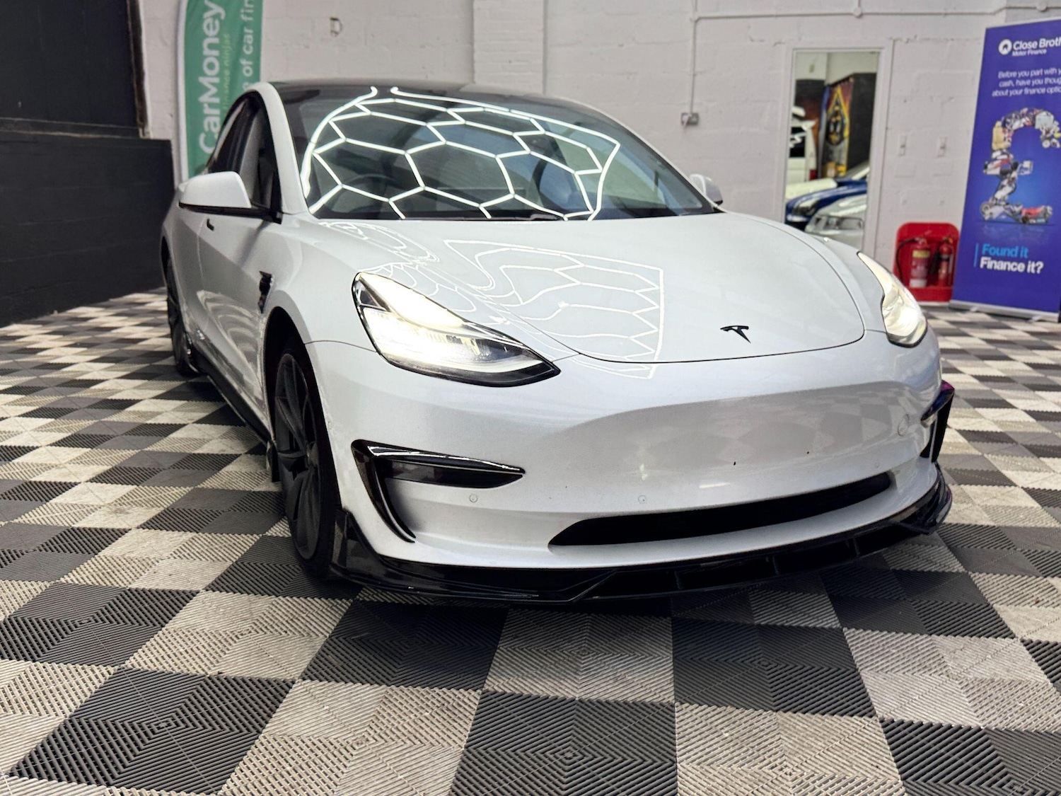 Used Tesla Model 3 2020 for sale - 77611625: Photo 5