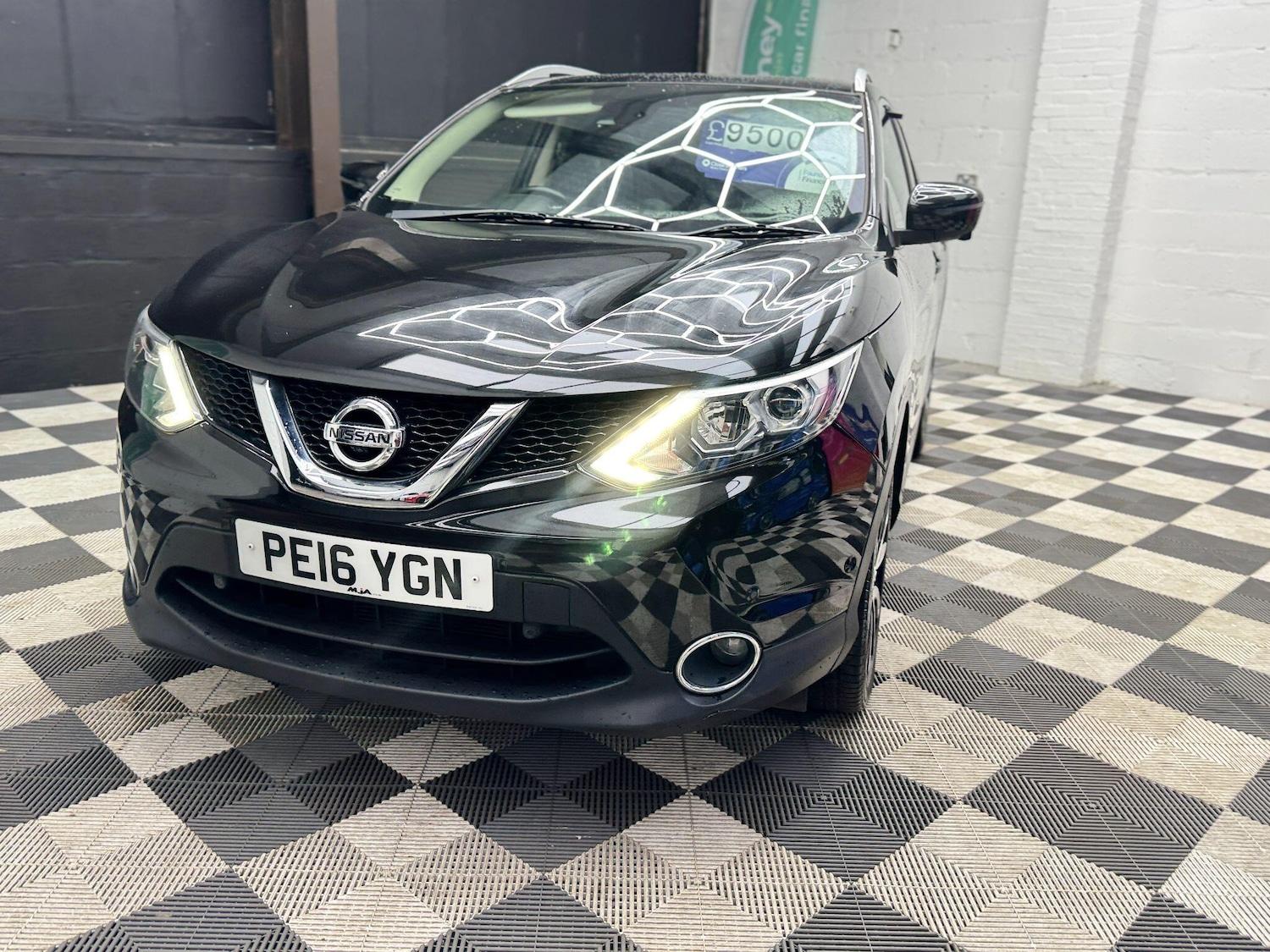 Used Nissan Qashqai 2016 for sale - 77611399: Photo 2