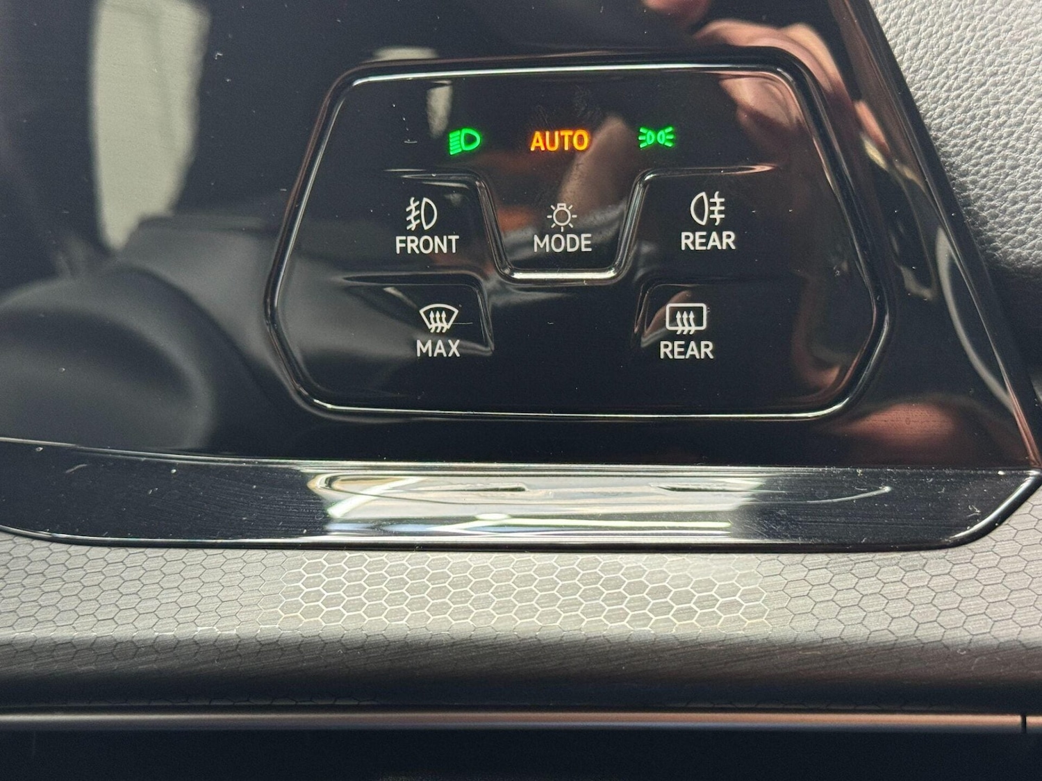 Used Volkswagen Golf 2020 for sale - 77878008: Photo 53