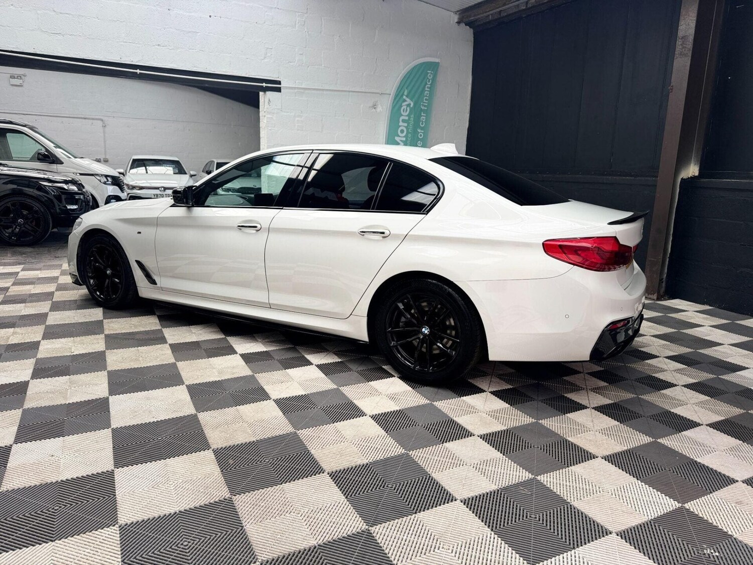 Used BMW 5 Series 2018 for sale - 77878040: Photo 12