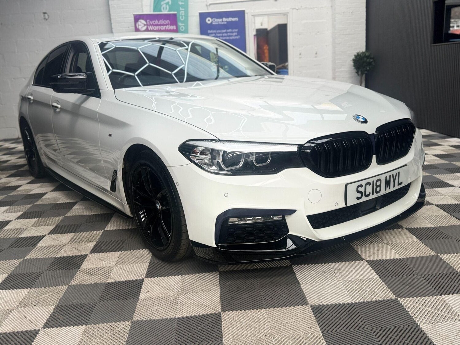 Used BMW 5 Series 2018 for sale - 77878040: Photo 9