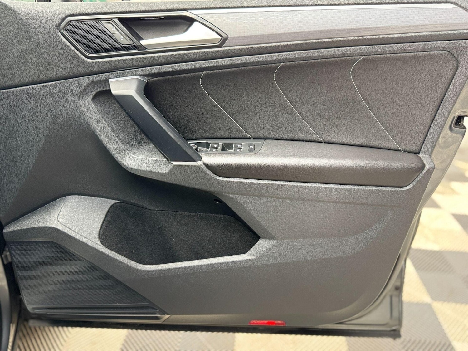 Used Volkswagen Tiguan 2018 for sale - 77878053: Photo 39