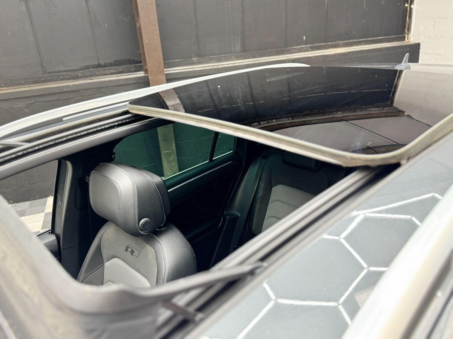 Used Volkswagen Tiguan 2018 for sale - 77878053: Photo 55