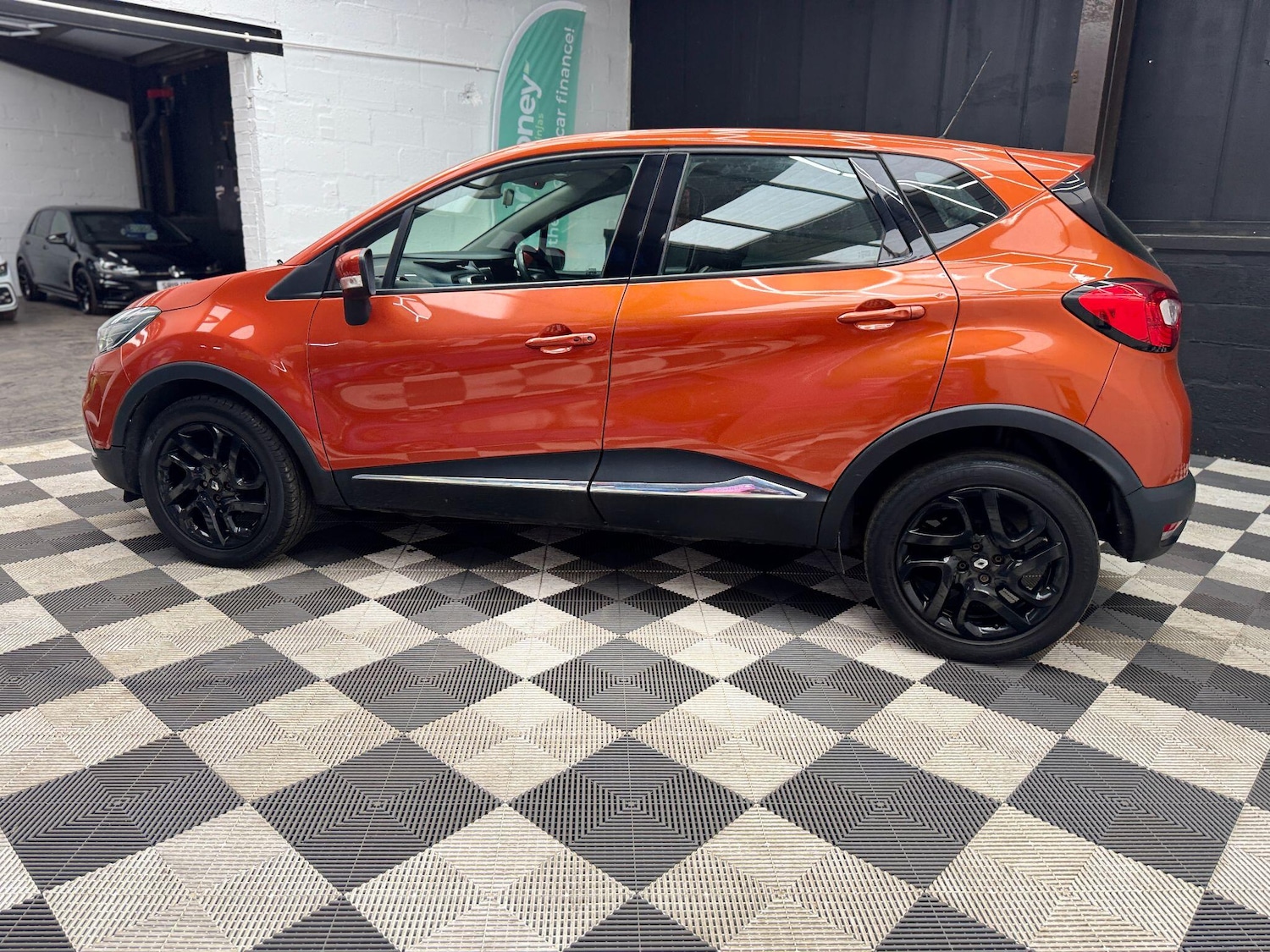 Used Renault Captur for sale - 77613053: Photo 18