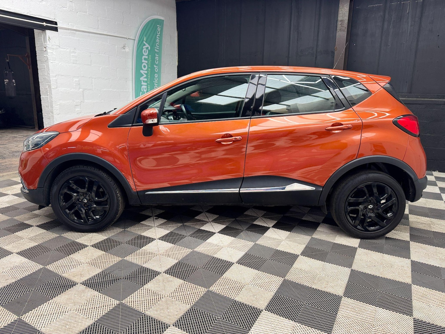 Used Renault Captur for sale - 77613053: Photo 20
