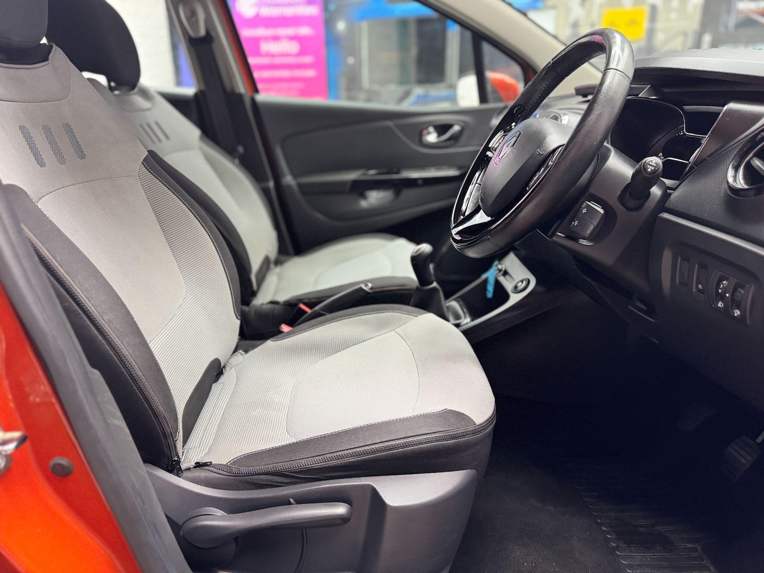 Used Renault Captur for sale - 77613053: Photo 29