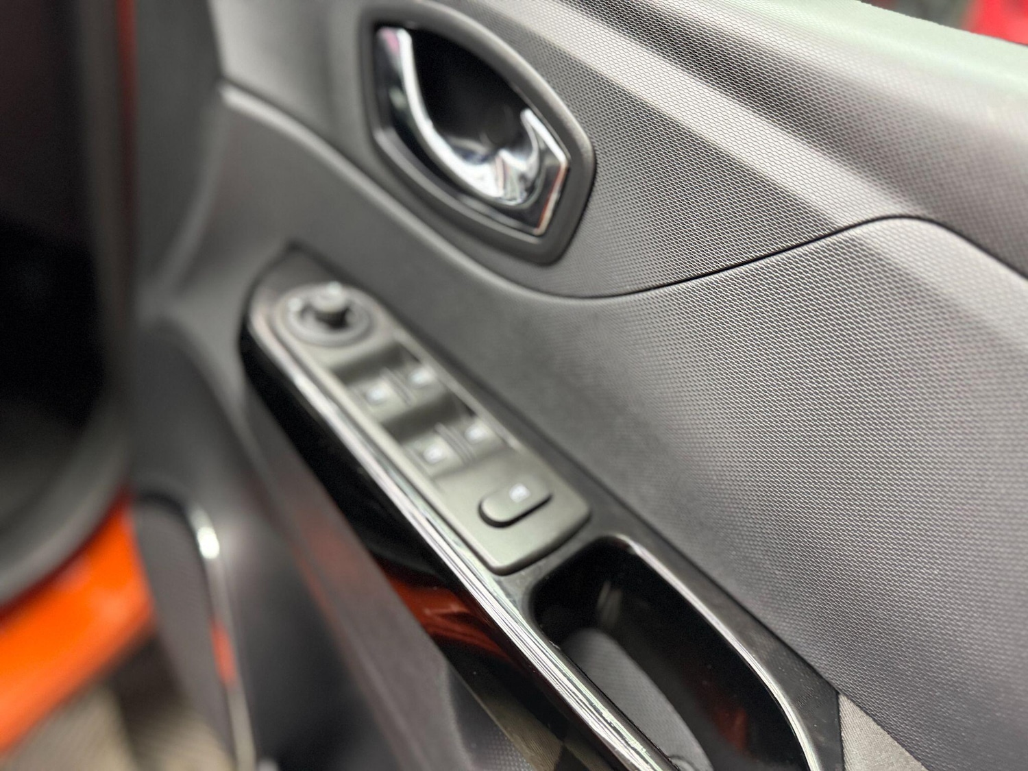 Used Renault Captur for sale - 77613053: Photo 33