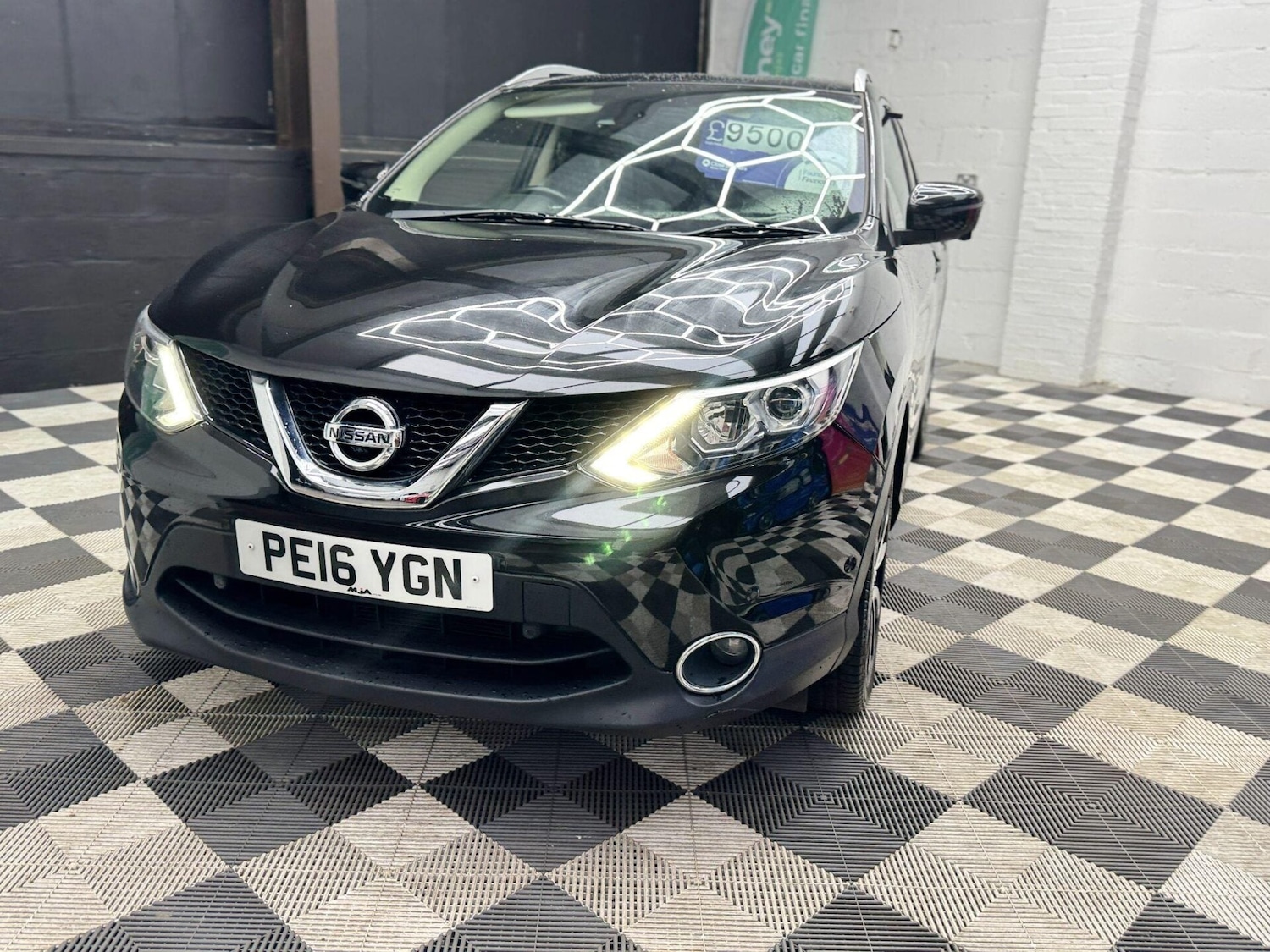 Used Nissan Qashqai 2016 for sale - 77878005: Photo 2