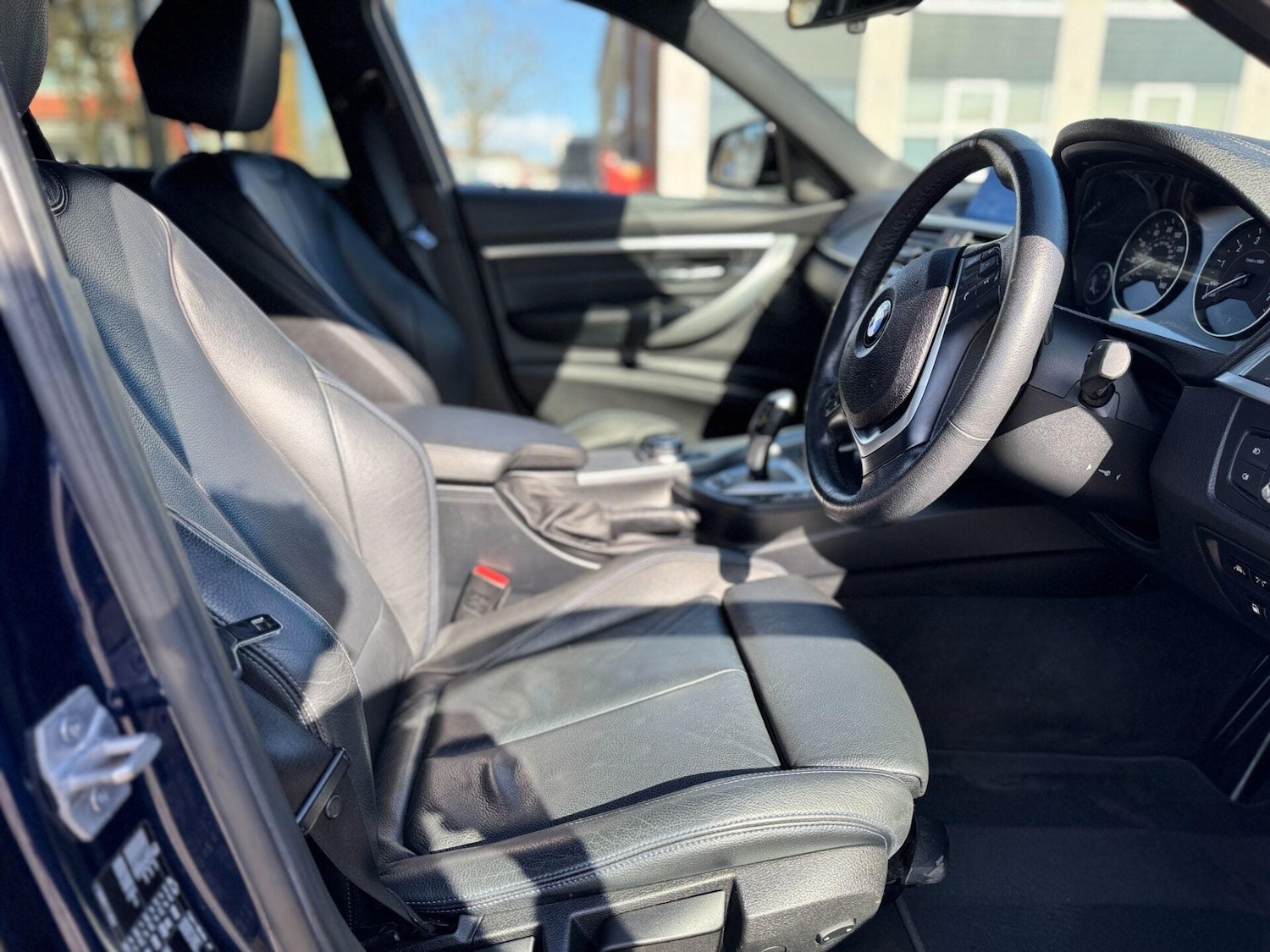 Used BMW 3 Series 2017 for sale - 77931017: Photo 28