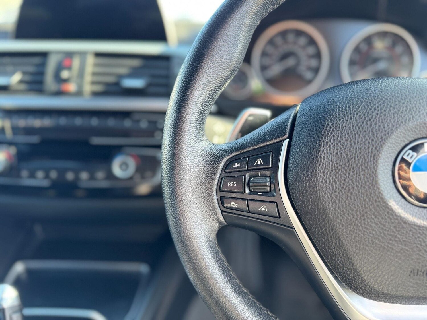 Used BMW 3 Series 2017 for sale - 77931017: Photo 34