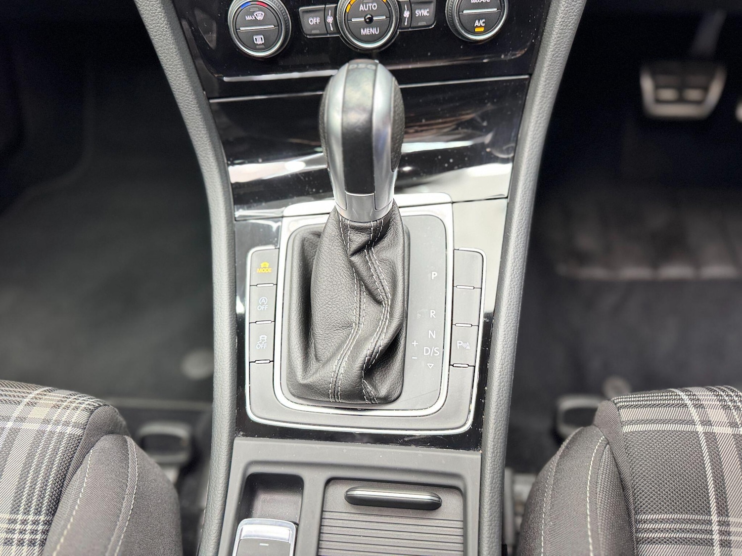 Used Volkswagen Golf 2018 for sale - 77611976: Photo 19