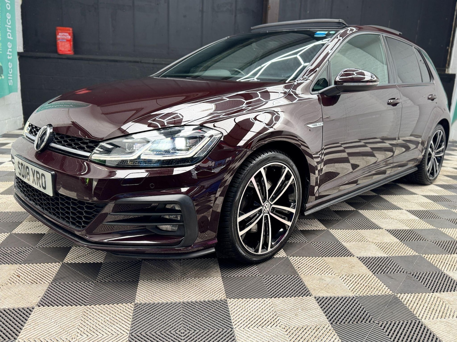 Used Volkswagen Golf 2018 for sale - 77611976: Photo 2