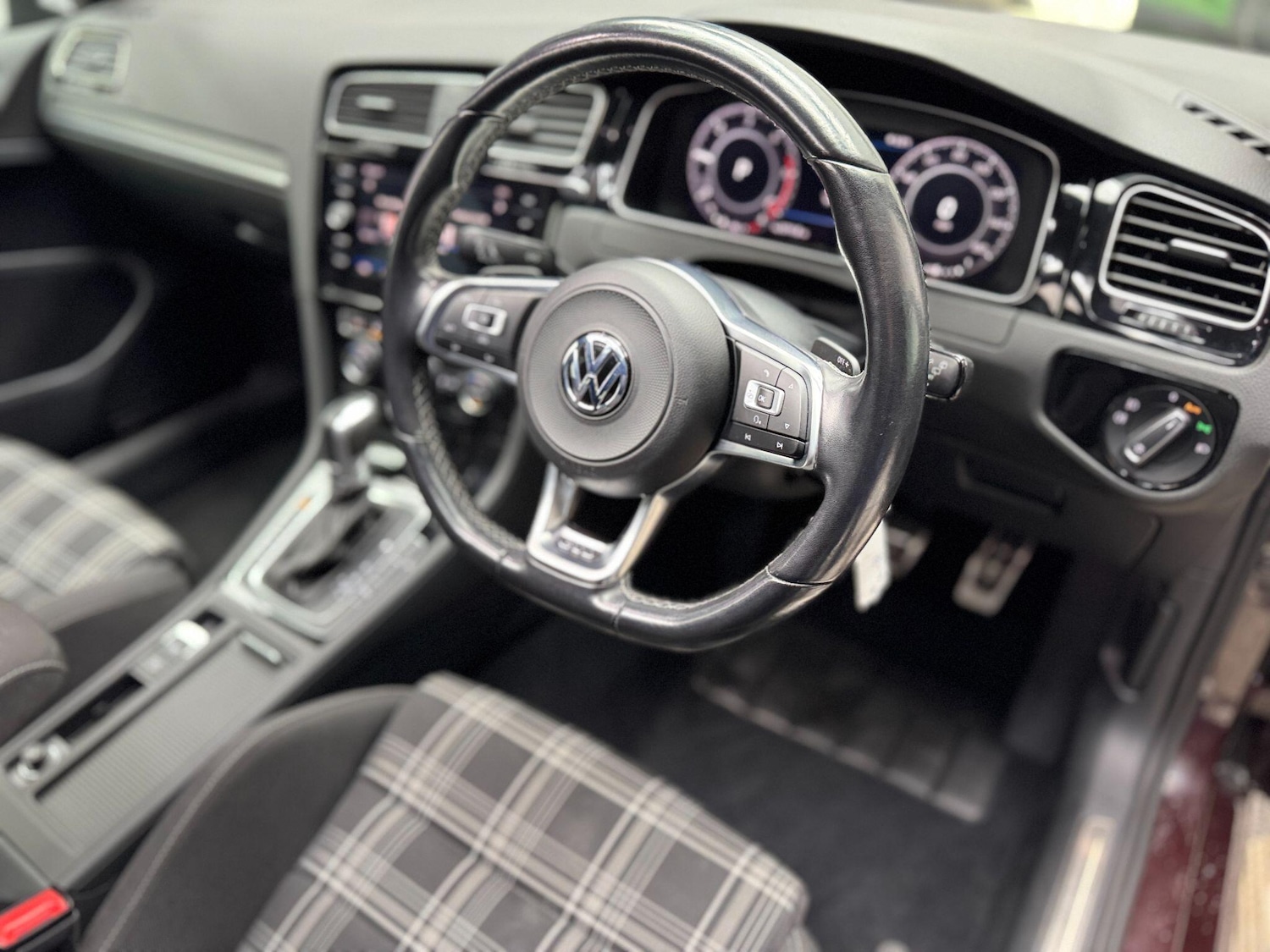 Used Volkswagen Golf 2018 for sale - 77611976: Photo 34