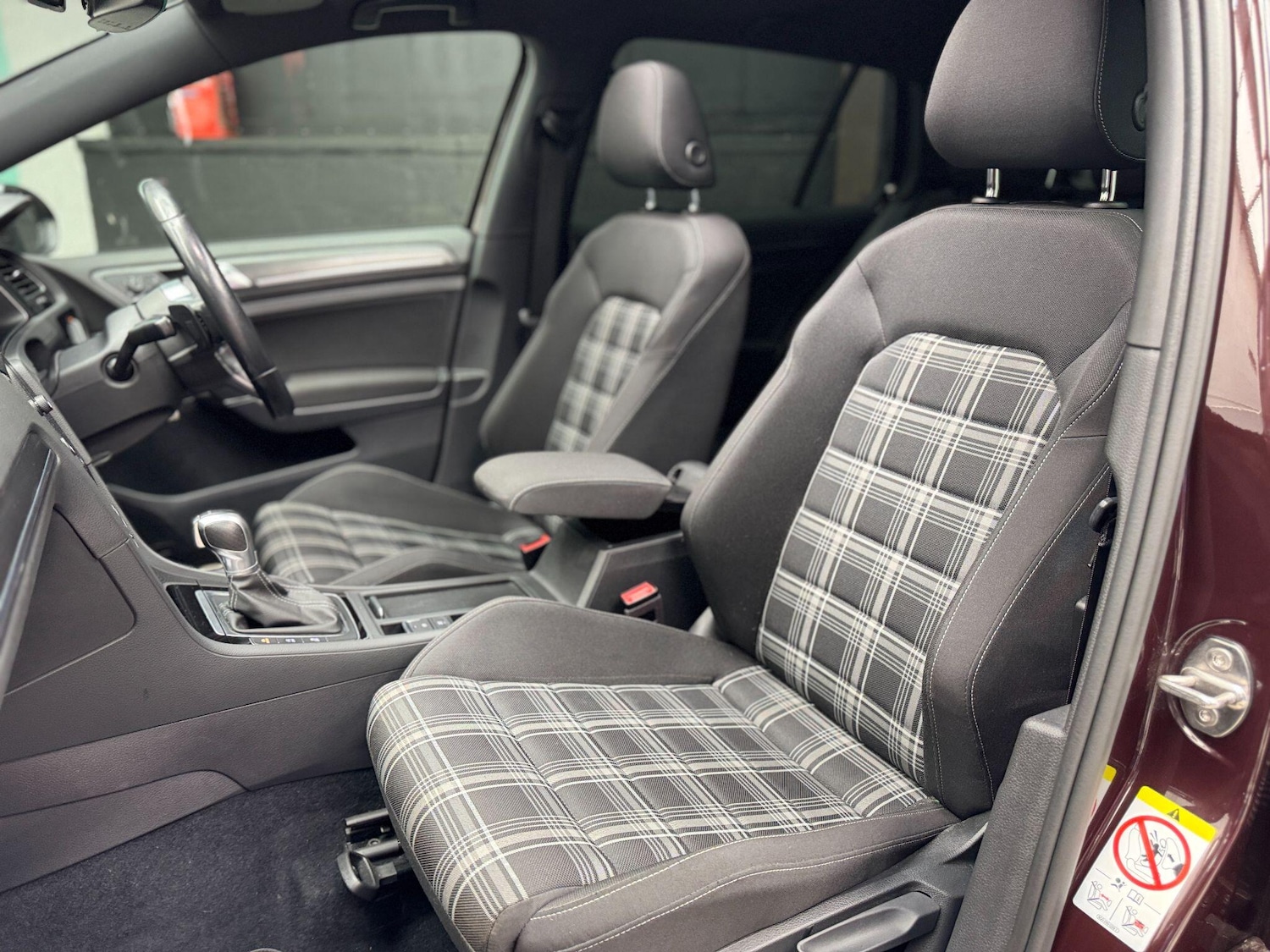 Used Volkswagen Golf 2018 for sale - 77611976: Photo 36