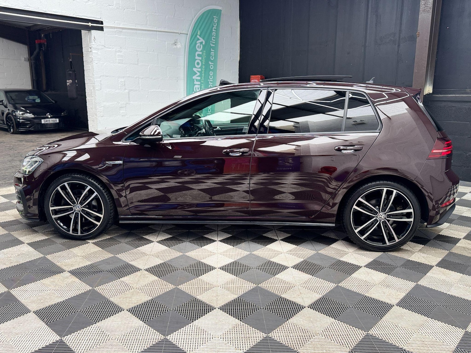 Used Volkswagen Golf 2018 for sale - 77611976: Photo 4