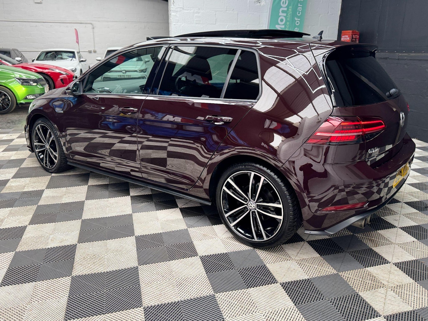 Used Volkswagen Golf 2018 for sale - 77611976: Photo 9