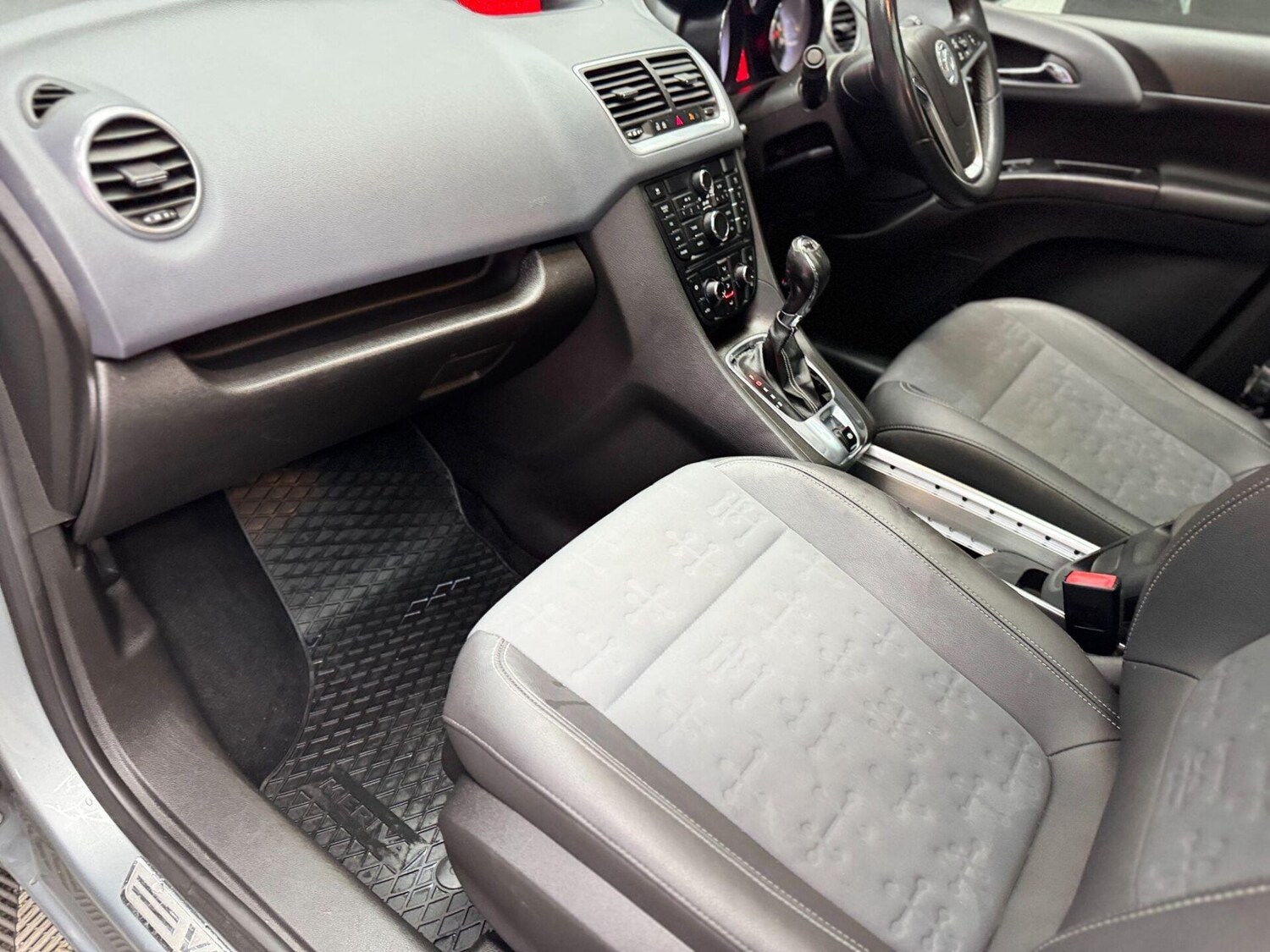 Used Vauxhall Meriva 2010 for sale - 77878000: Photo 38