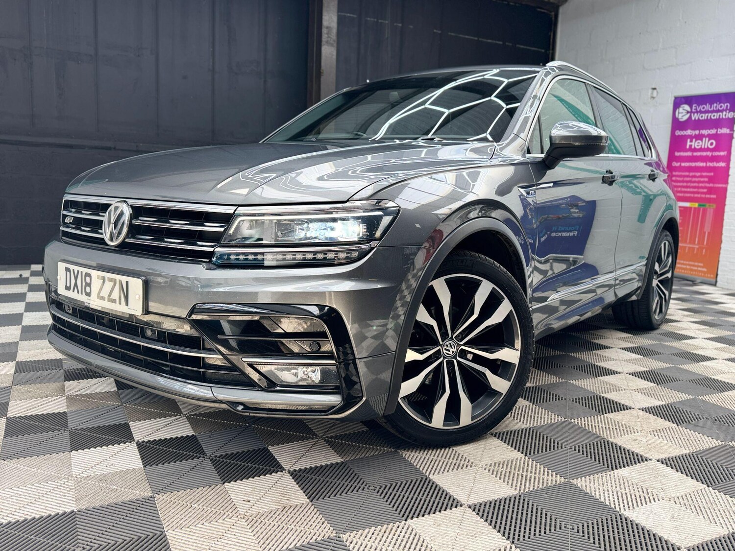 Used Volkswagen Tiguan 2018 for sale - 77838836: Photo 12