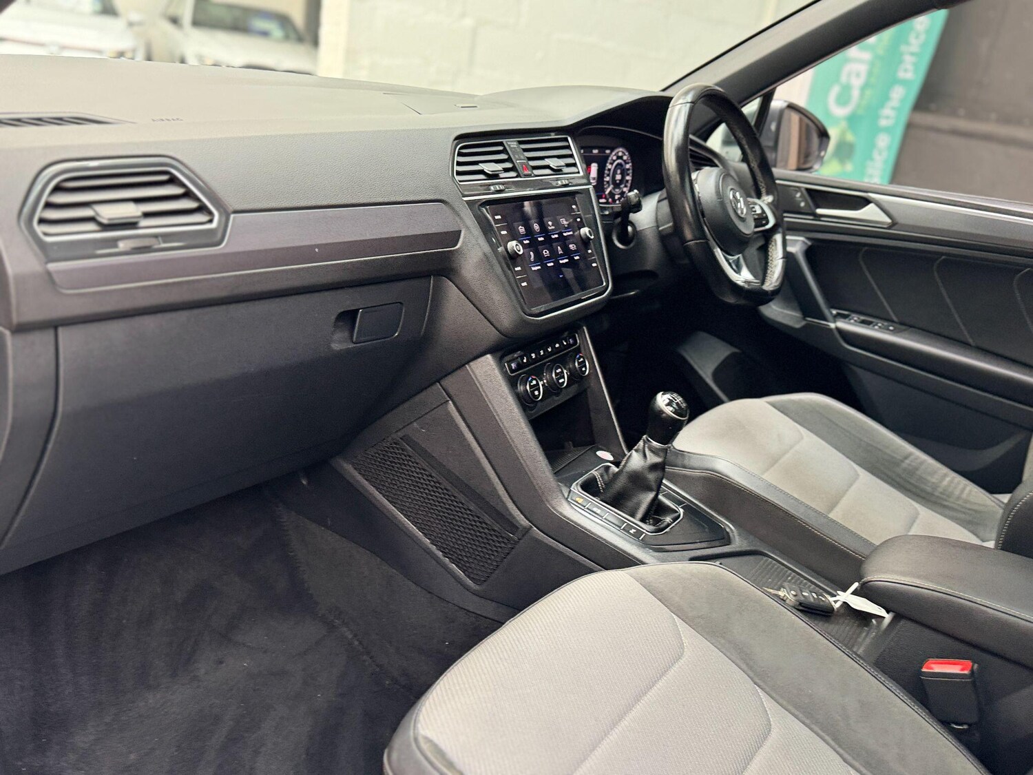 Used Volkswagen Tiguan 2018 for sale - 77838836: Photo 32