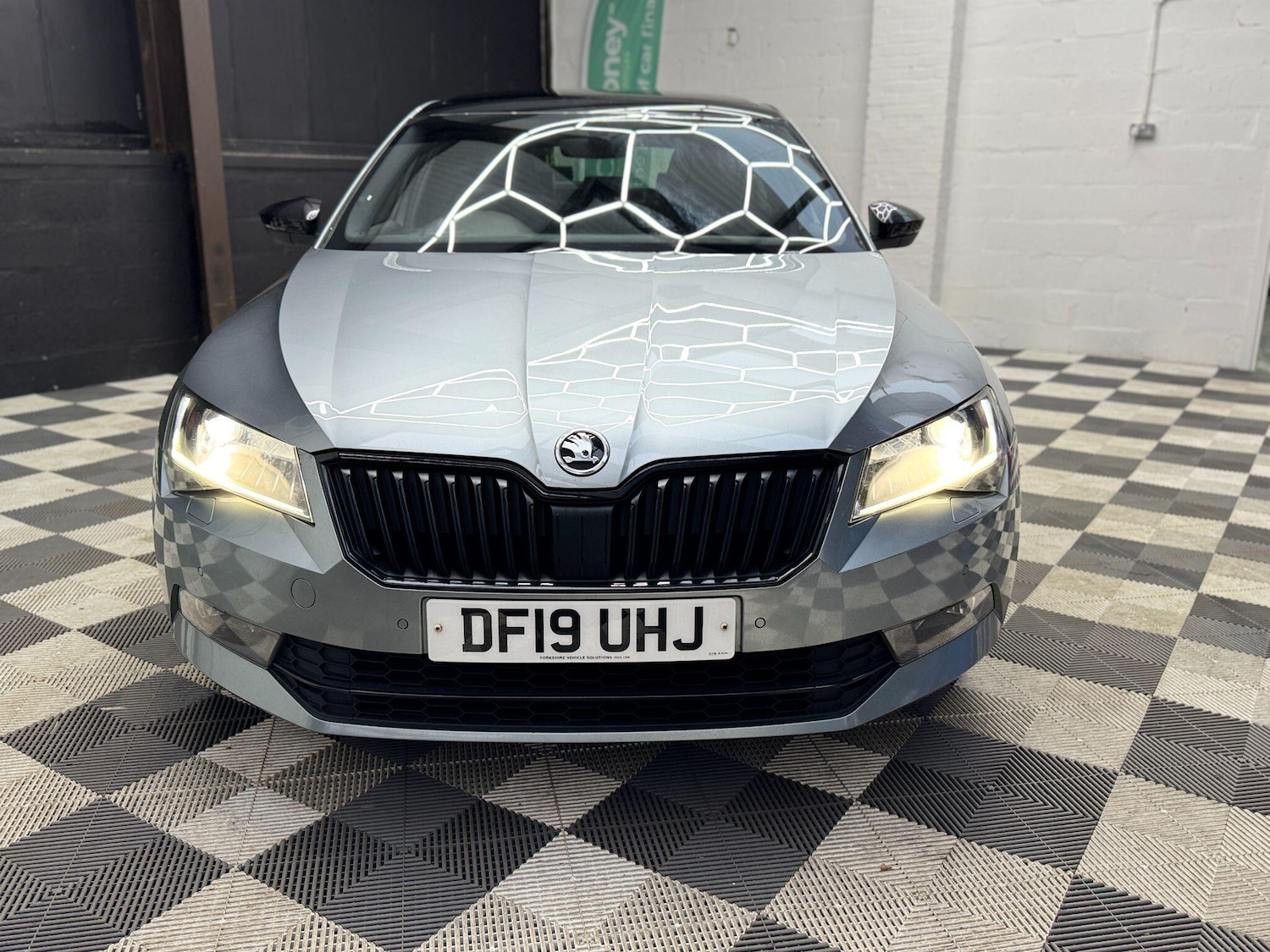 Used Skoda Superb 2019 for sale - 77612318: Photo 2