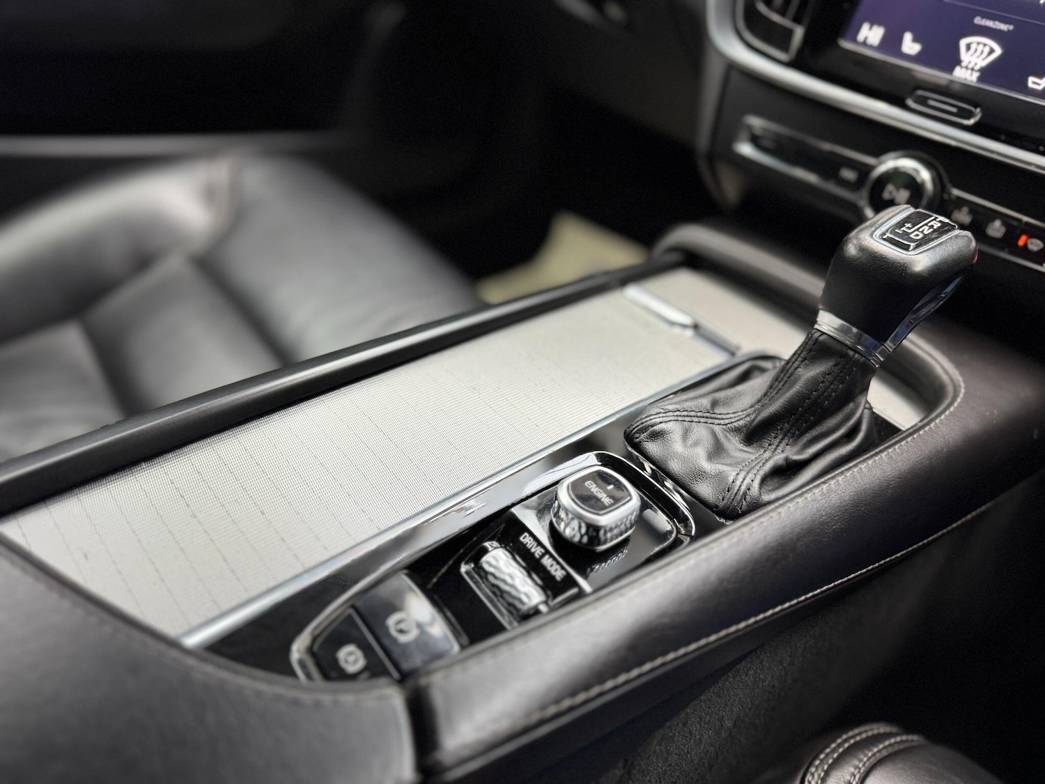 Used Volvo S90 2017 for sale - 77611668: Photo 36