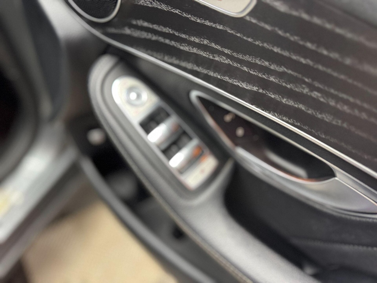 Used Mercedes-Benz GLC 2016 for sale - 77878011: Photo 31