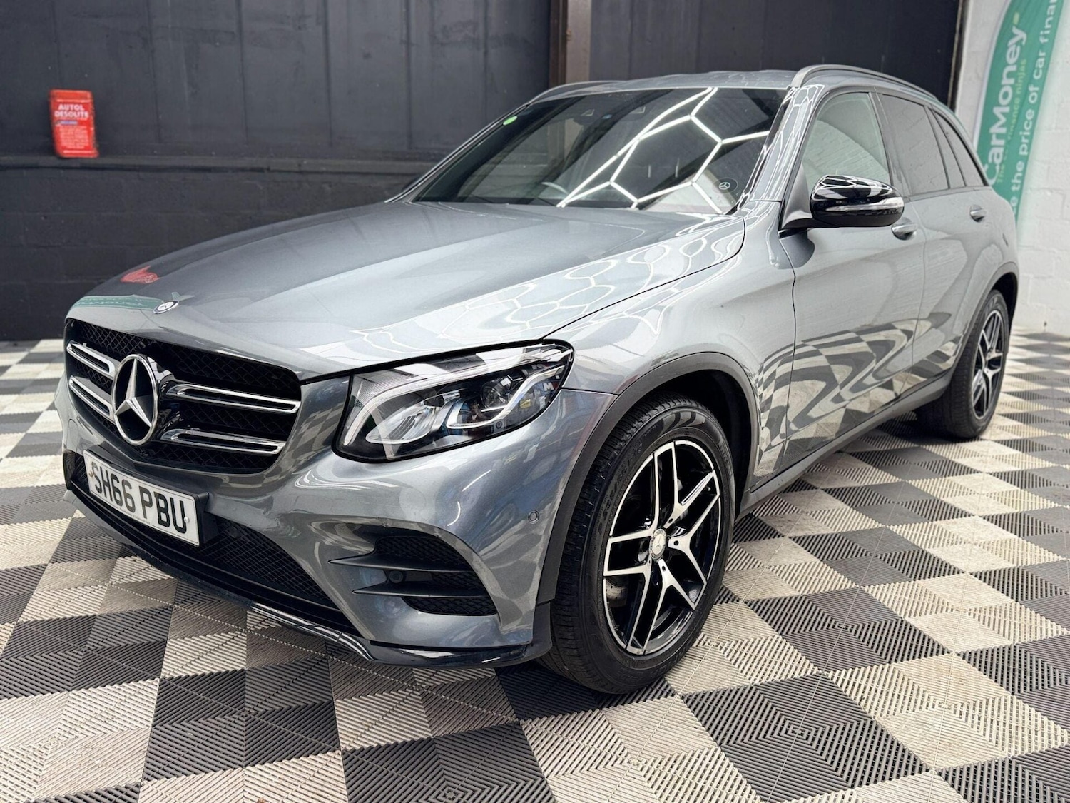 Used Mercedes-Benz GLC 2016 for sale - 77878011: Photo 4