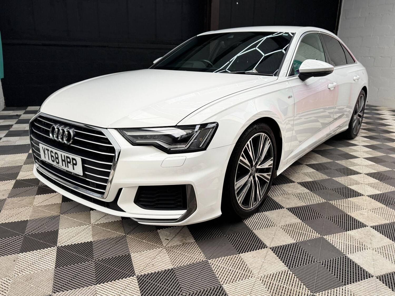 Used Audi A6 Saloon for sale - 77768160: Photo 13